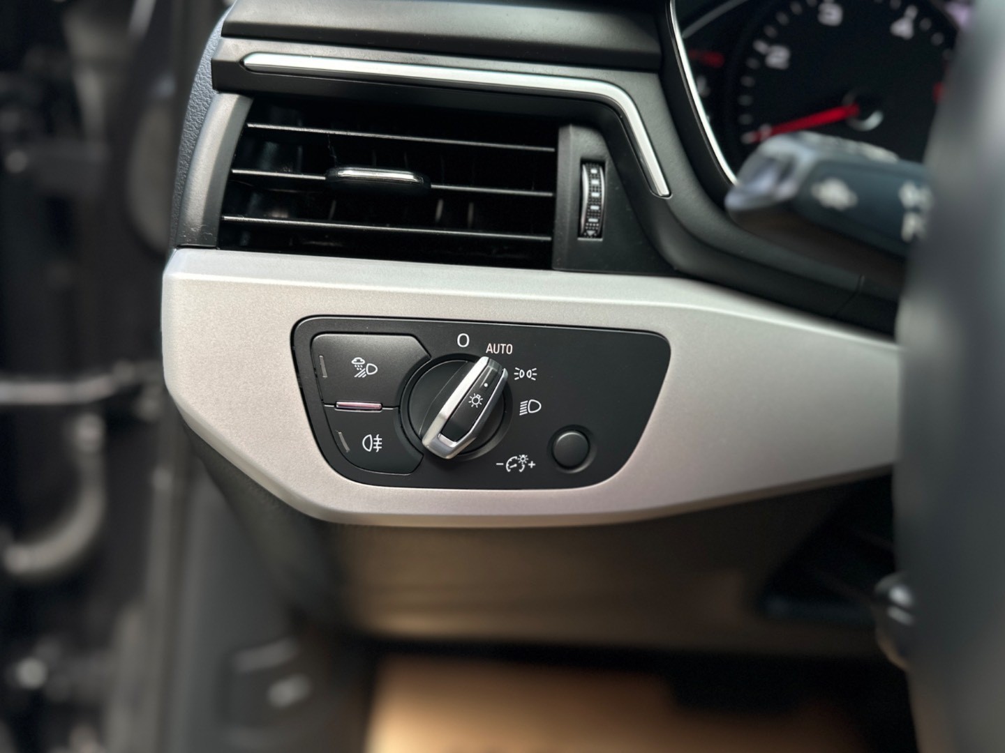 Audi A4 Avant 35 2.0 TDI S tronic mild hybrid