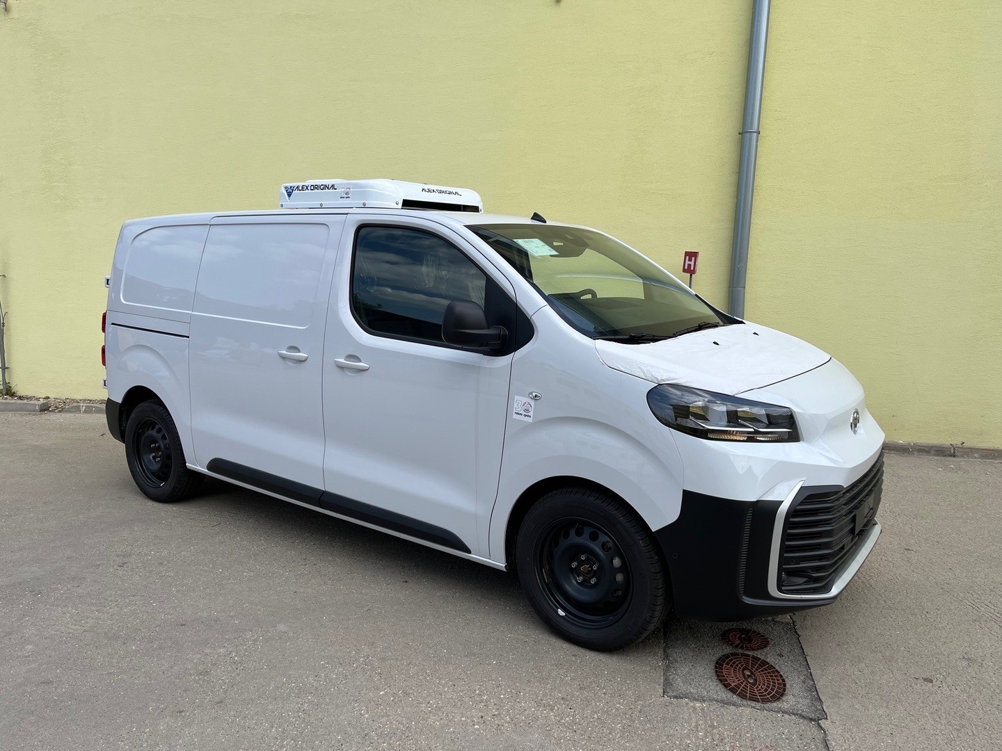 Toyota PROACE 2,0-l-D-4D L1 -  Chladiarenske vozidlo