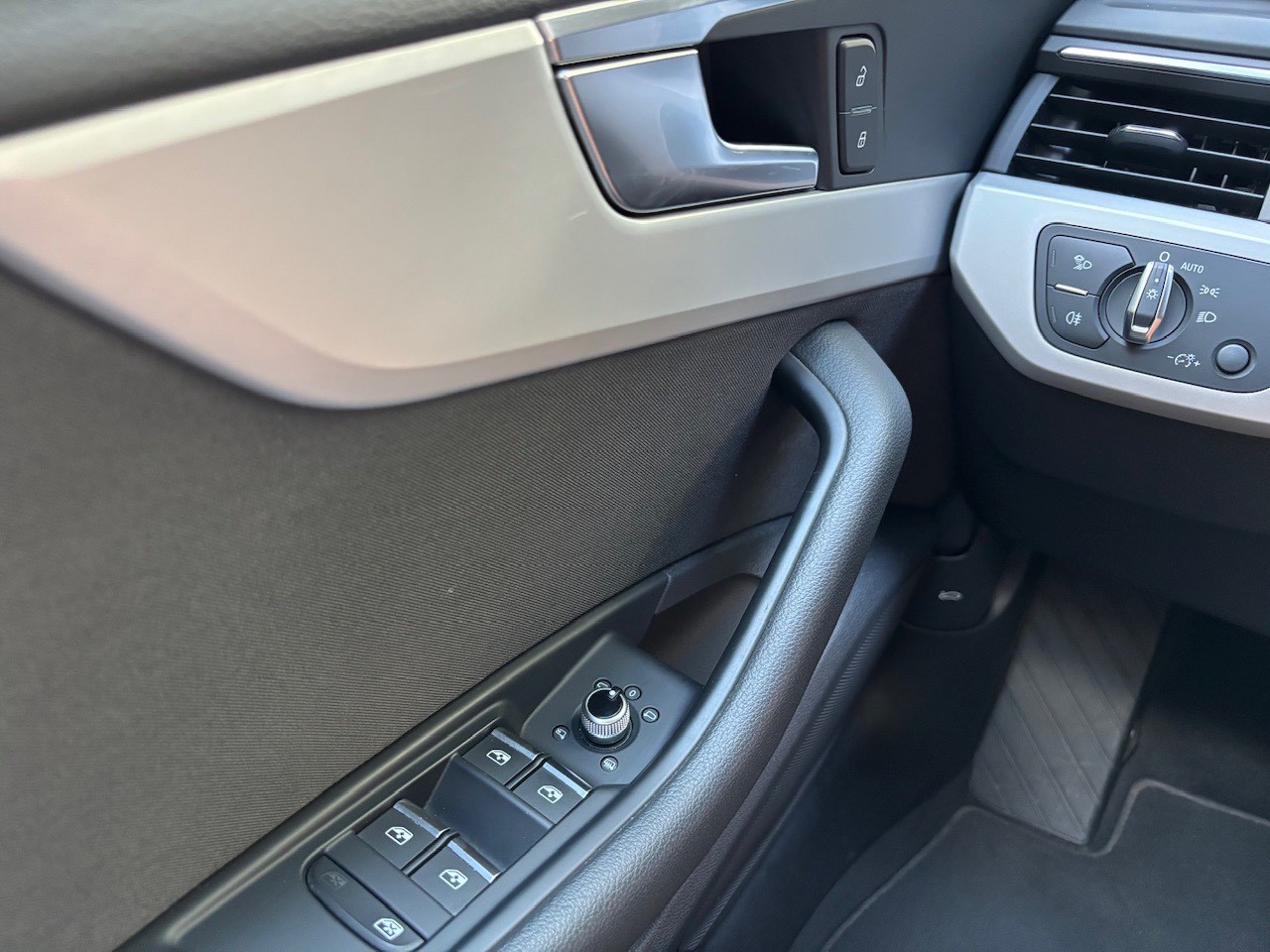 Audi A4 Avant 35 2.0 TDI Advanced S tronic