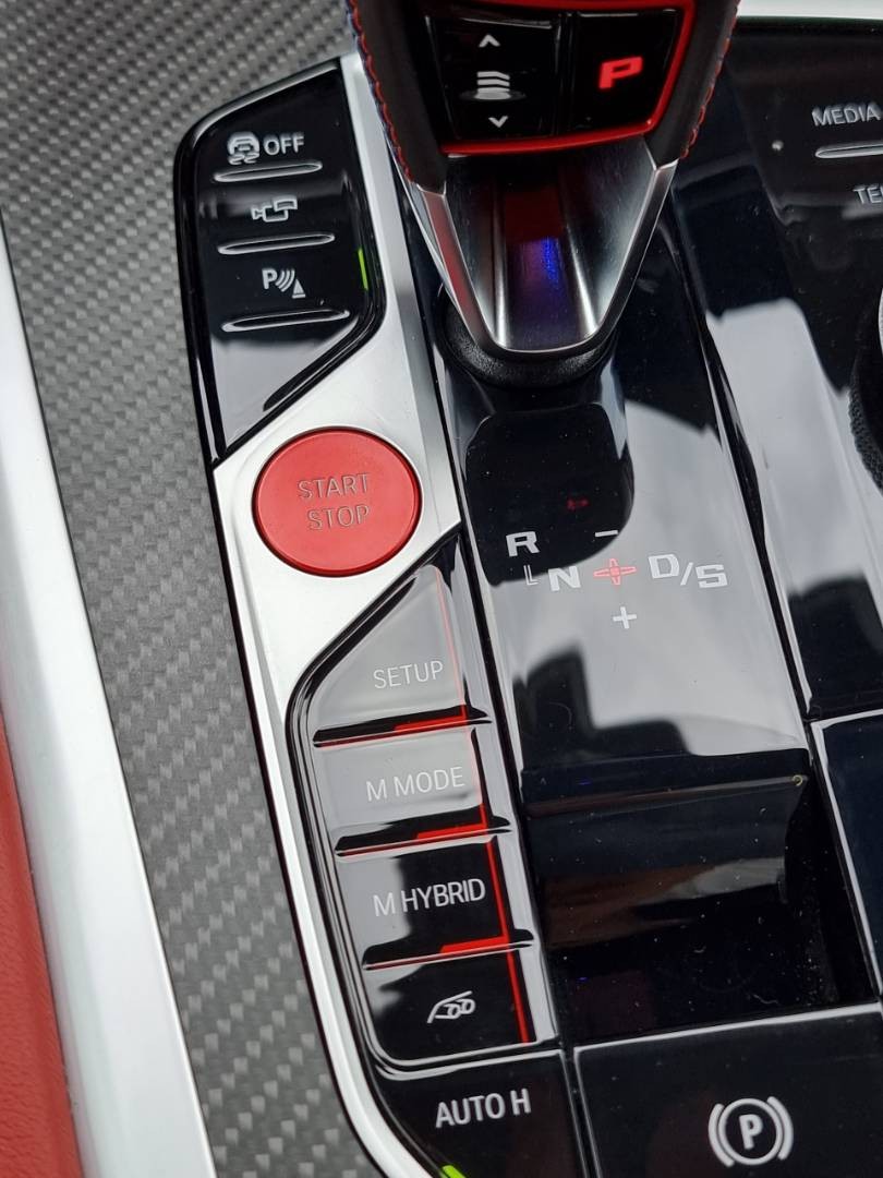 BMW XM 4.4i Plugin Hybrid V8 xDrive 653hp