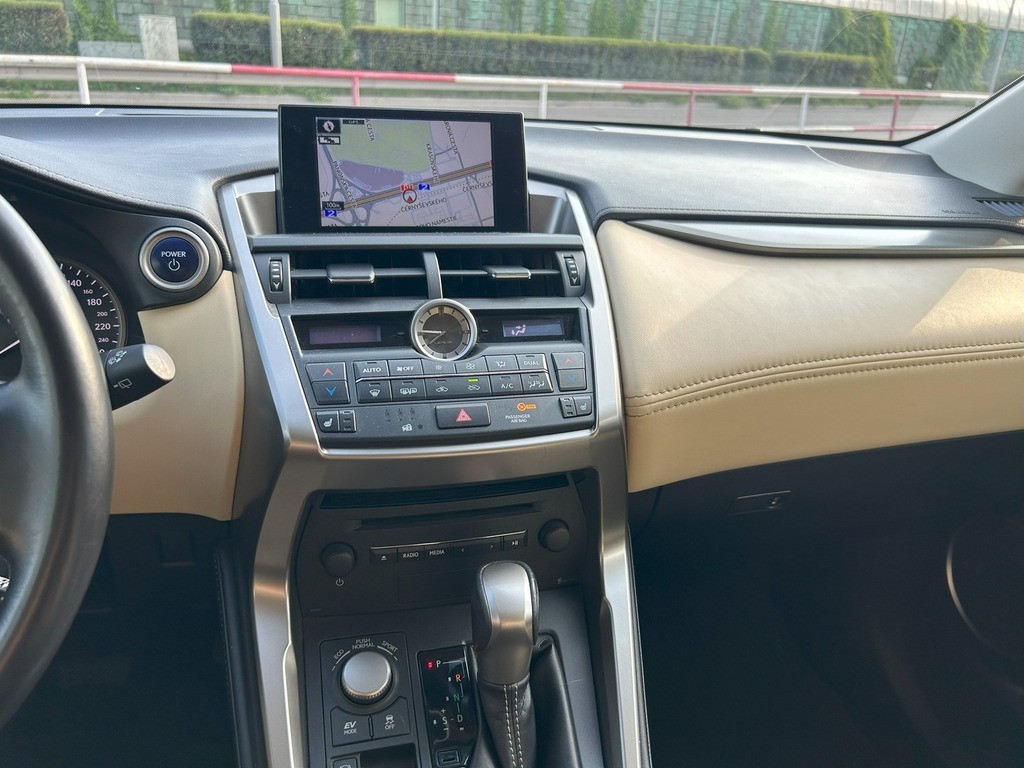 Lexus NX NX 300h EXECUTIVE PLUS SAFETY