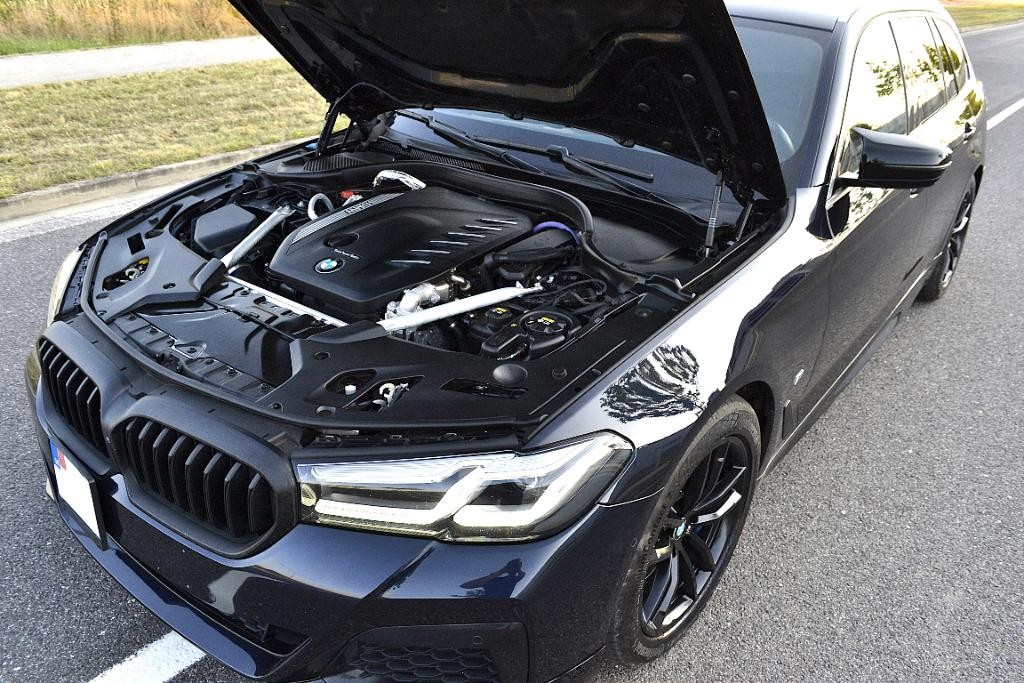 BMW rad 5 Touring 530d xDrive 360cam LED Mpaket mHEV display key web