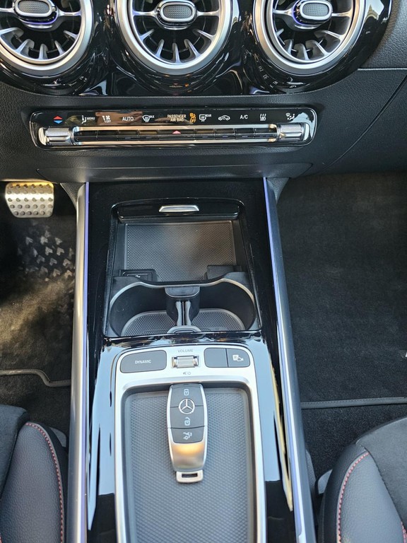 Mercedes EQA Mercedes-Benz EQA 300 4MATIC AMG