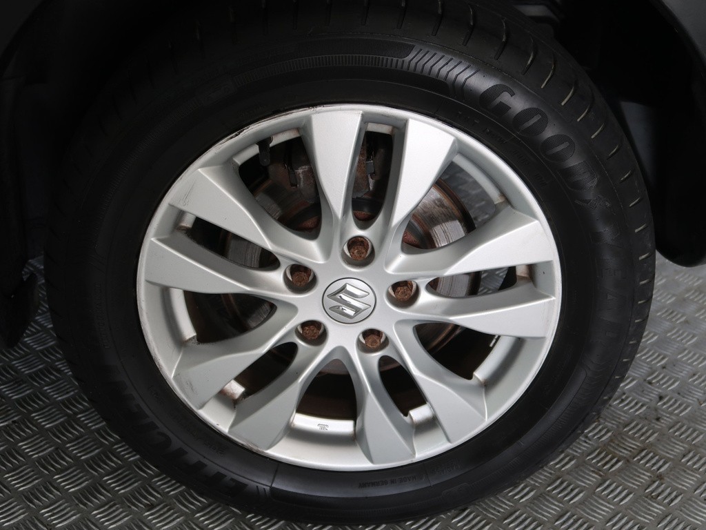 Suzuki SX4 GL 1.6 VVT Navigácia, Park. senzory