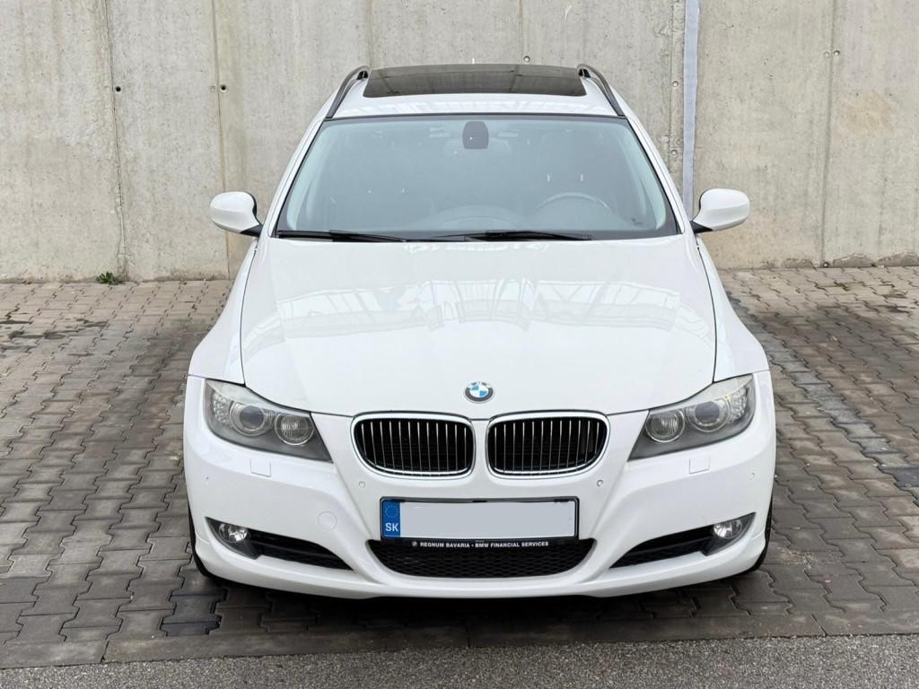 BMW rad 3 Touring 330d Touring xDrive A/T