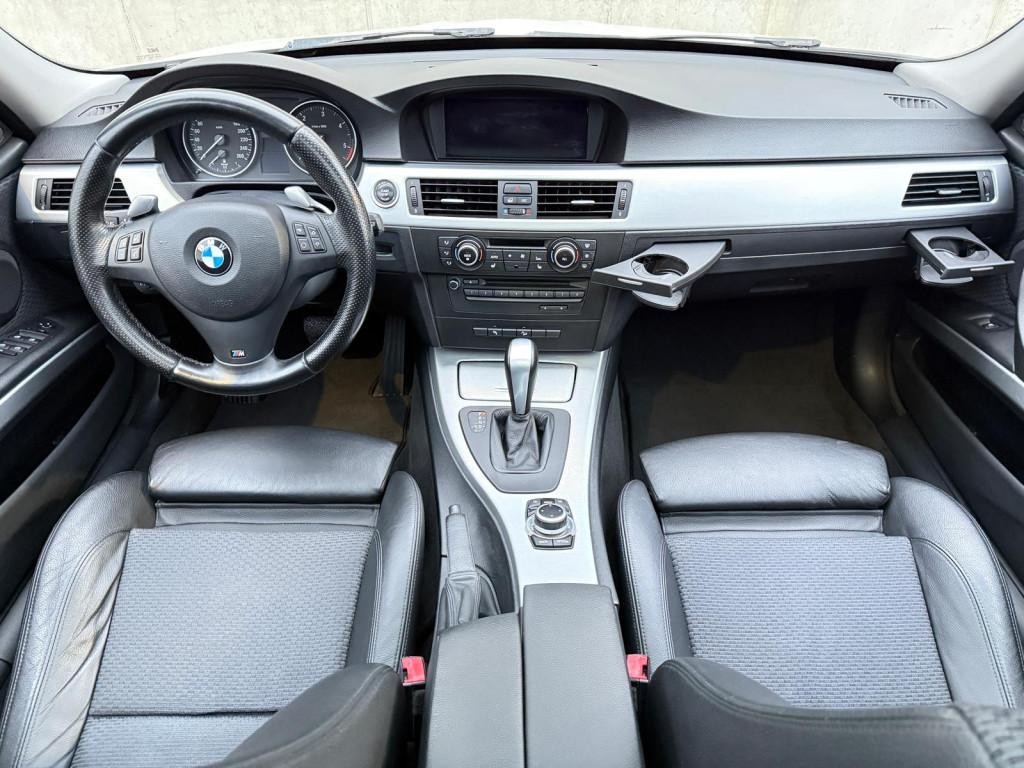 BMW rad 3 Touring 330d Touring xDrive A/T