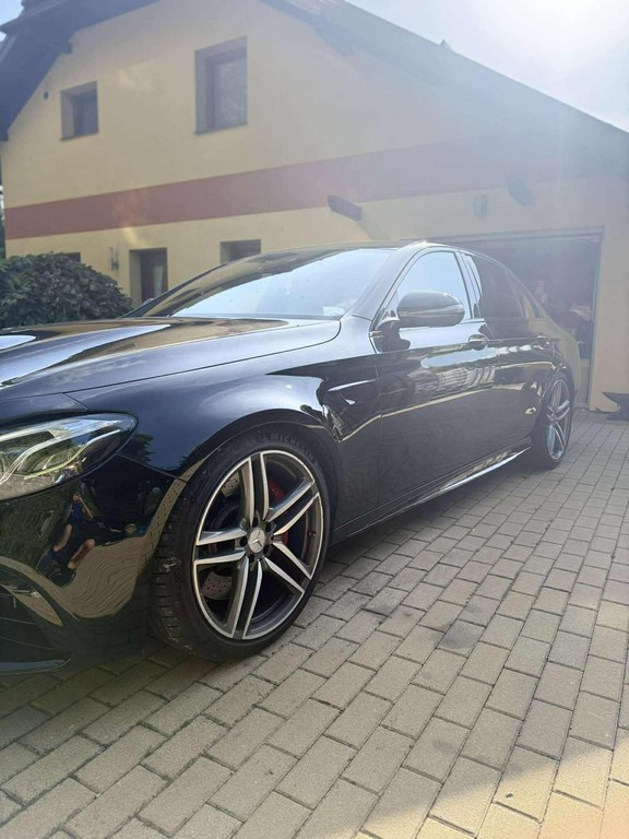 Mercedes E trieda Mercedes-AMG E 63 S 4MATIC+ A/T