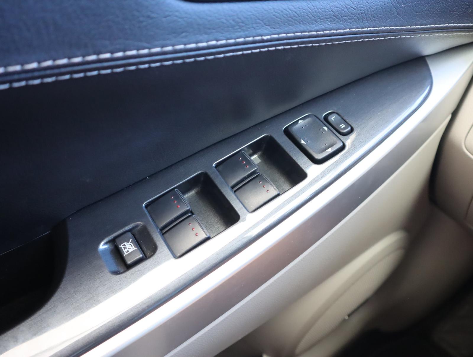 Mazda CX-7 2.3 DISI Turbo 4X4, SR,2.maj, Koža, Xenóny