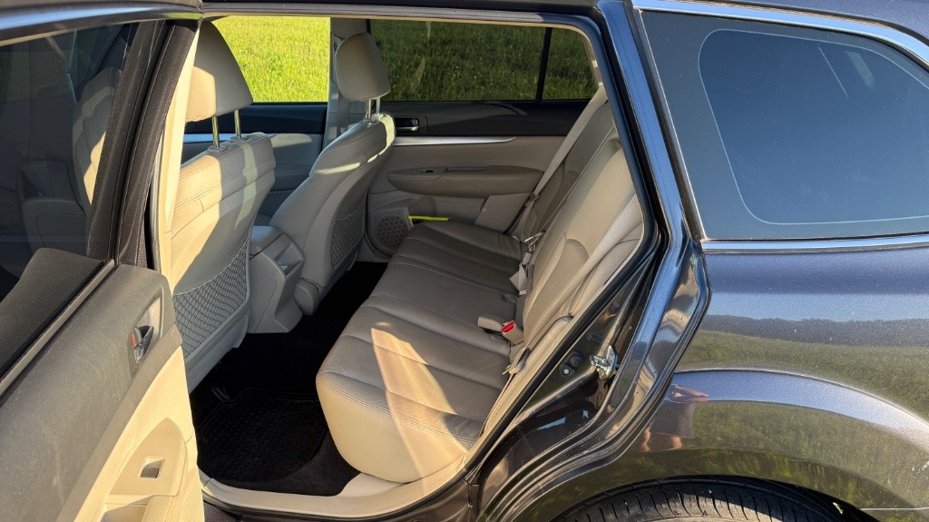 Subaru Legacy Outback 2.0 diesel 110kW, 2010