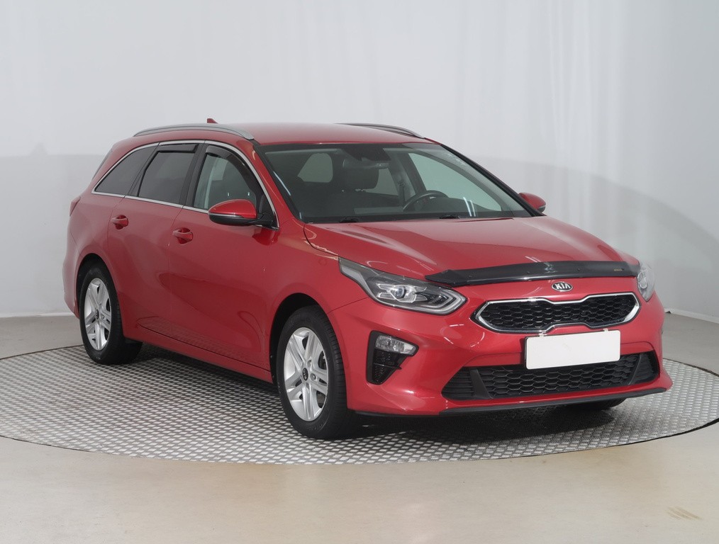 Kia Ceed Comfort 1.6 CRDi automat, nízke km