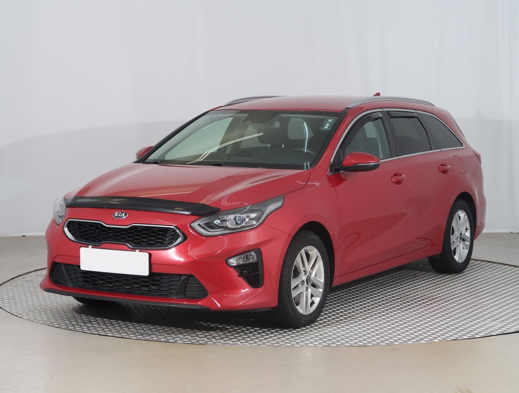 Kia Ceed Comfort 1.6 CRDi automat, nízke km