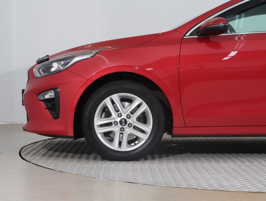 Kia Ceed Comfort 1.6 CRDi automat, nízke km