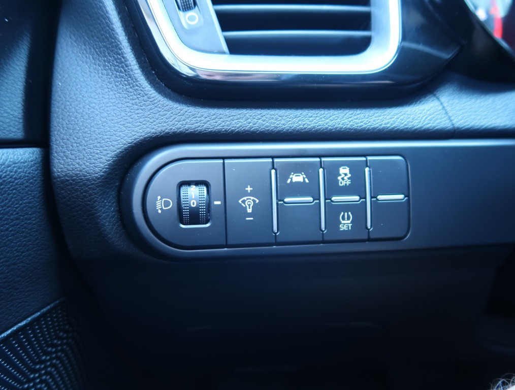 Kia Ceed Comfort 1.6 CRDi automat, nízke km