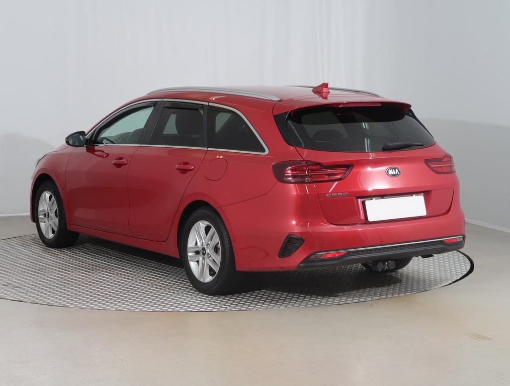Kia Ceed Comfort 1.6 CRDi automat, nízke km
