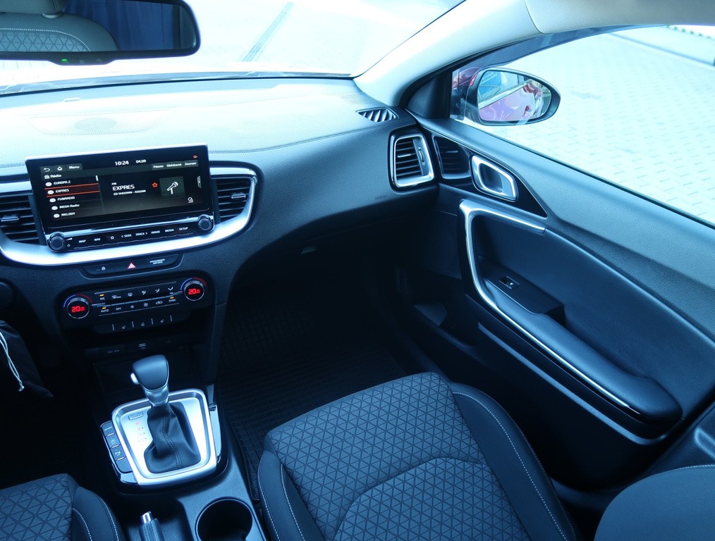Kia Ceed Comfort 1.6 CRDi automat, nízke km