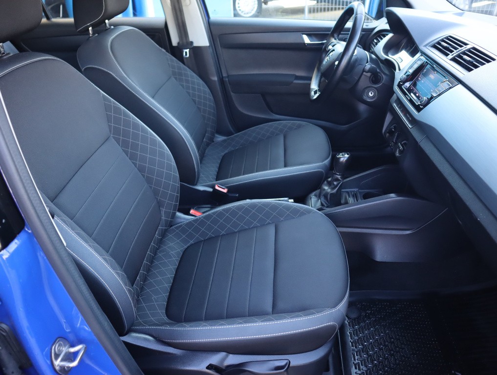 Skoda Fabia 1.0 TSI Serv.kniha, Park. senzory
