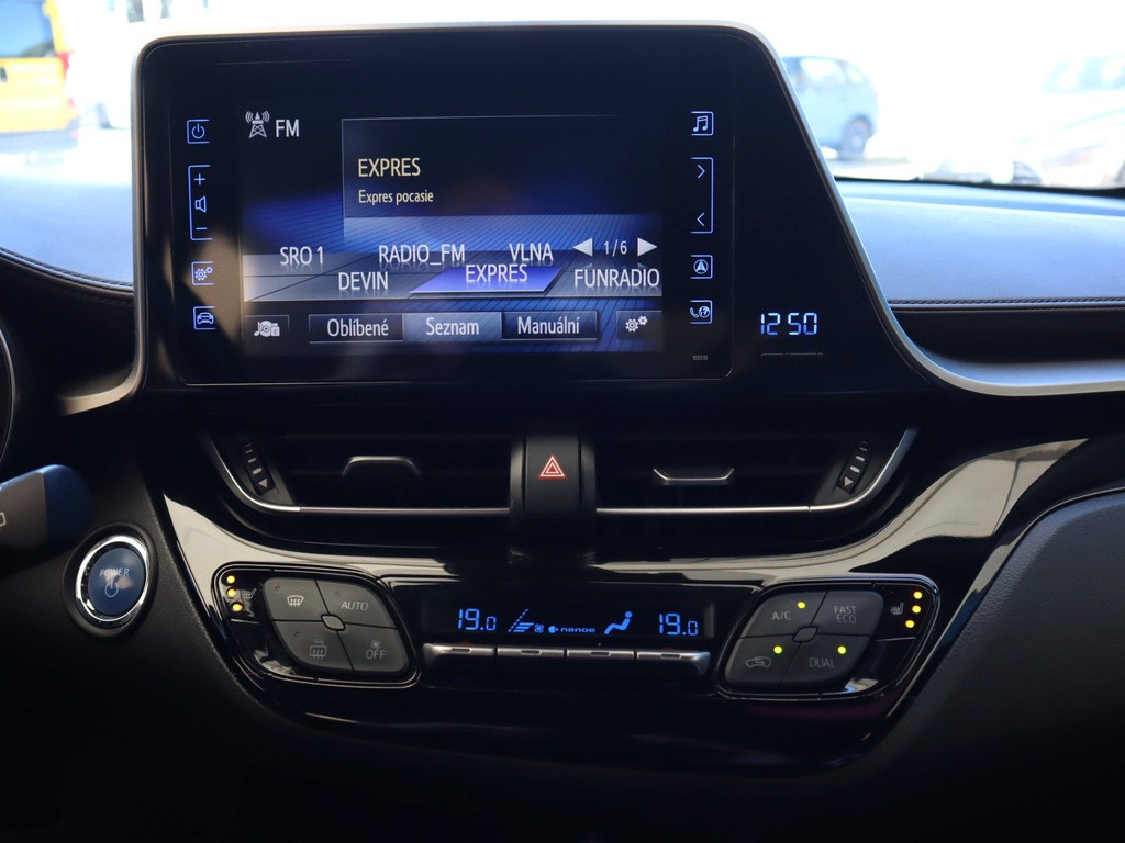 Toyota C-HR 1.8 Hybrid hybrid, automat