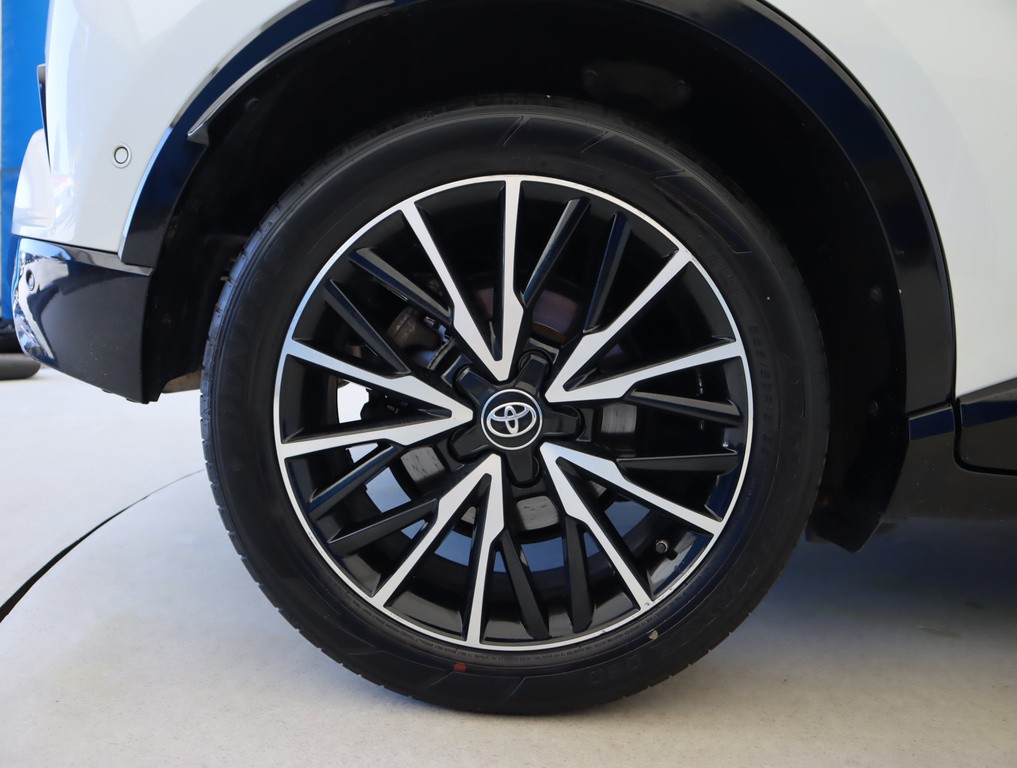 Toyota C-HR 1.8 Hybrid hybrid, automat