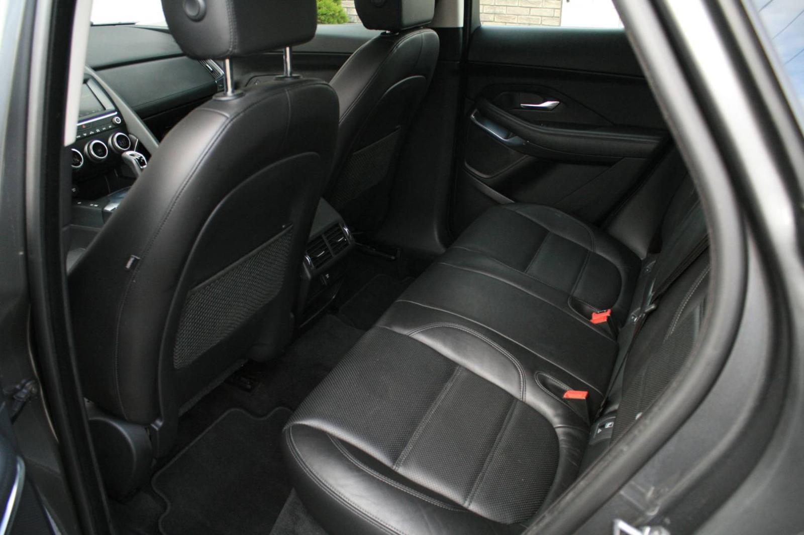 Jaguar E-Pace 2.0 I4 R-Dynamic Base AWD A/T