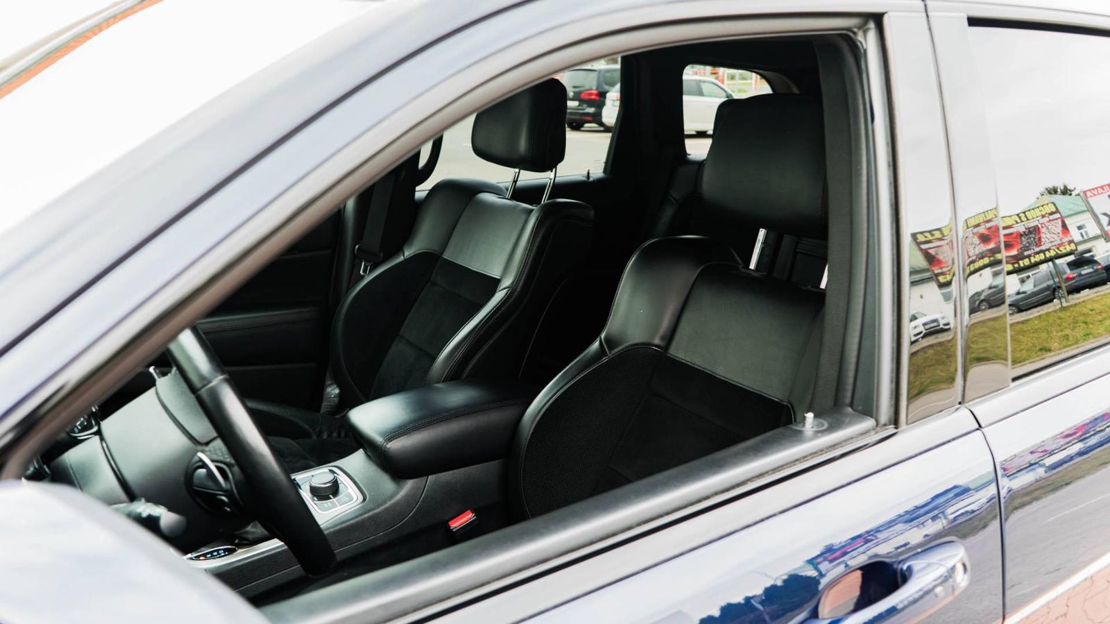 Jeep Grand Cherokee 3.0L V6 CRD S-Model A/T