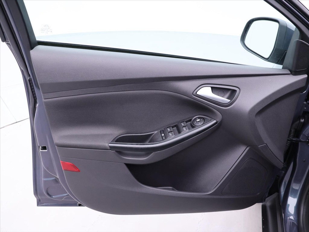 Ford Focus Combi 1.6 i Champion Edition