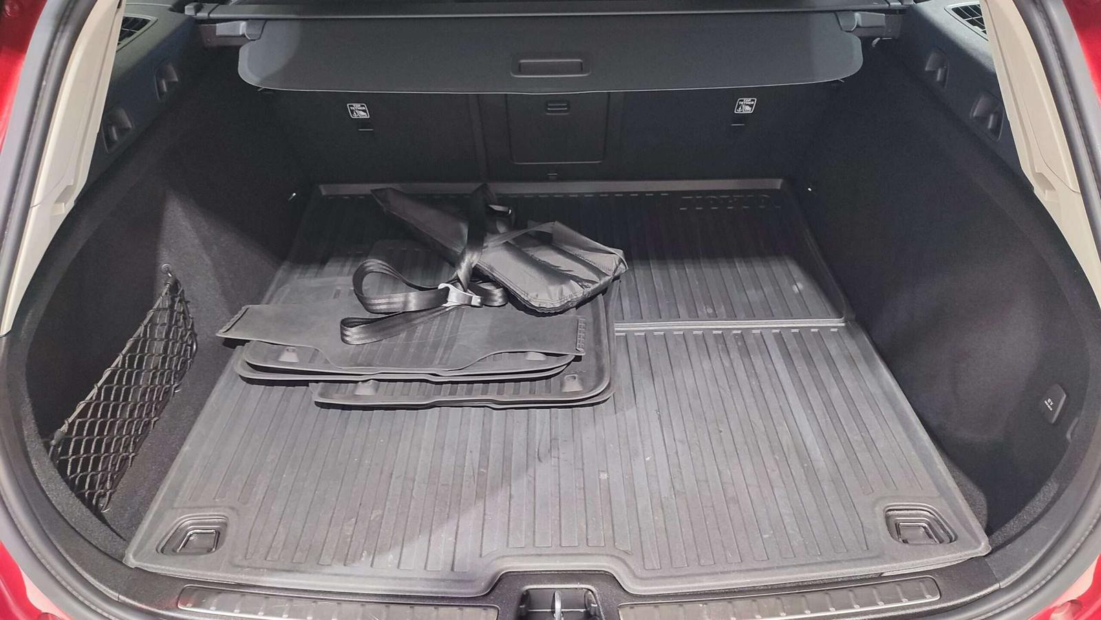 Volvo V60 B3(P) 163PS AT8 Momentum Pro