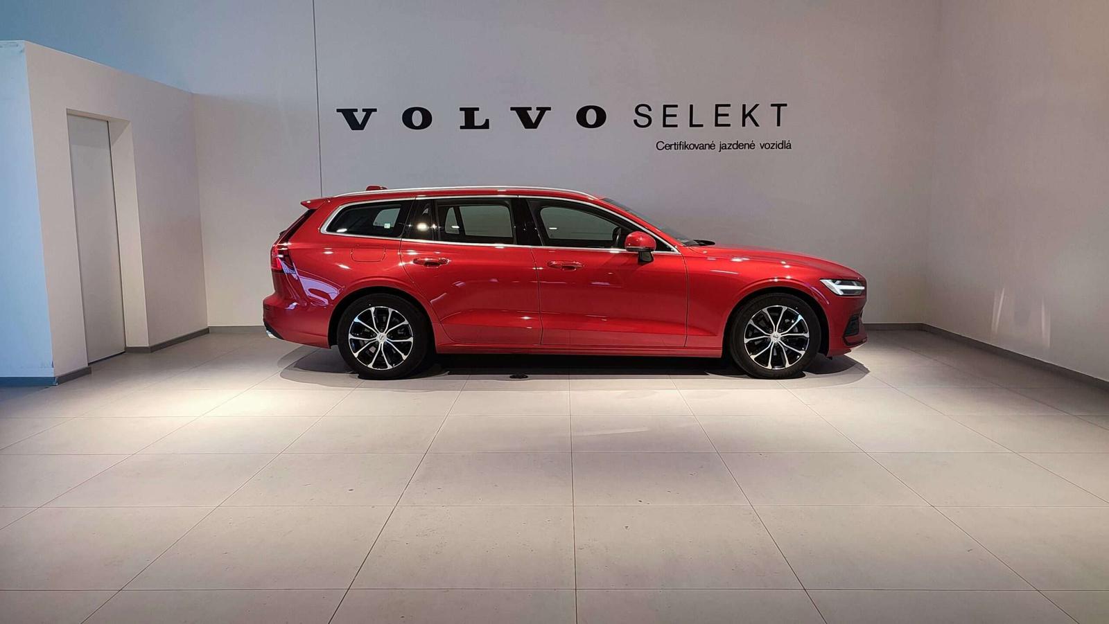 Volvo V60 B3(P) 163PS AT8 Momentum Pro