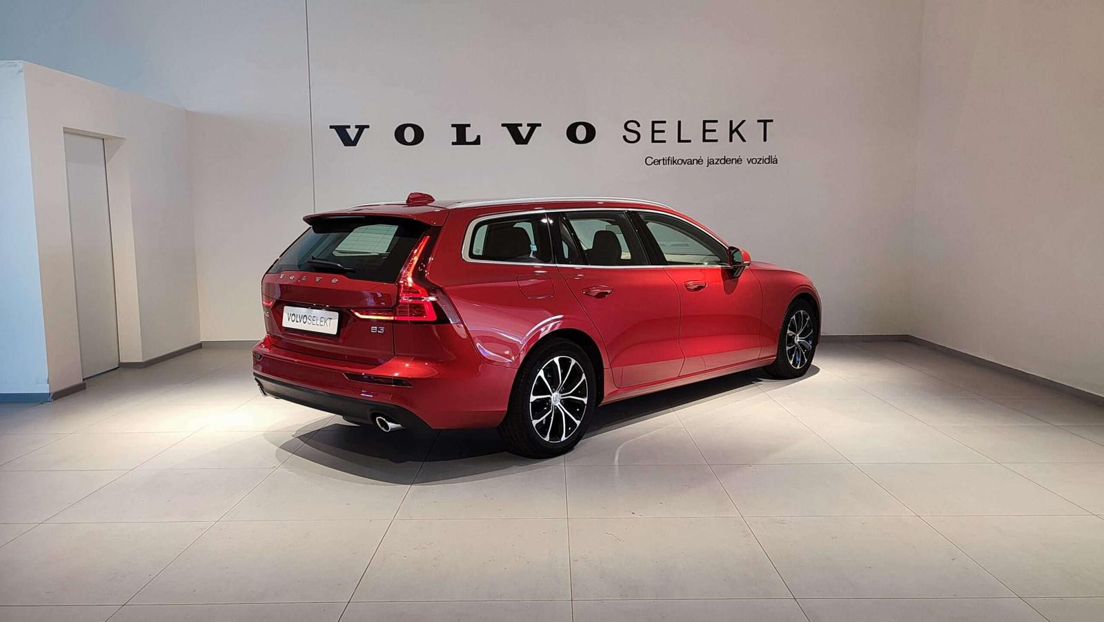 Volvo V60 B3(P) 163PS AT8 Momentum Pro