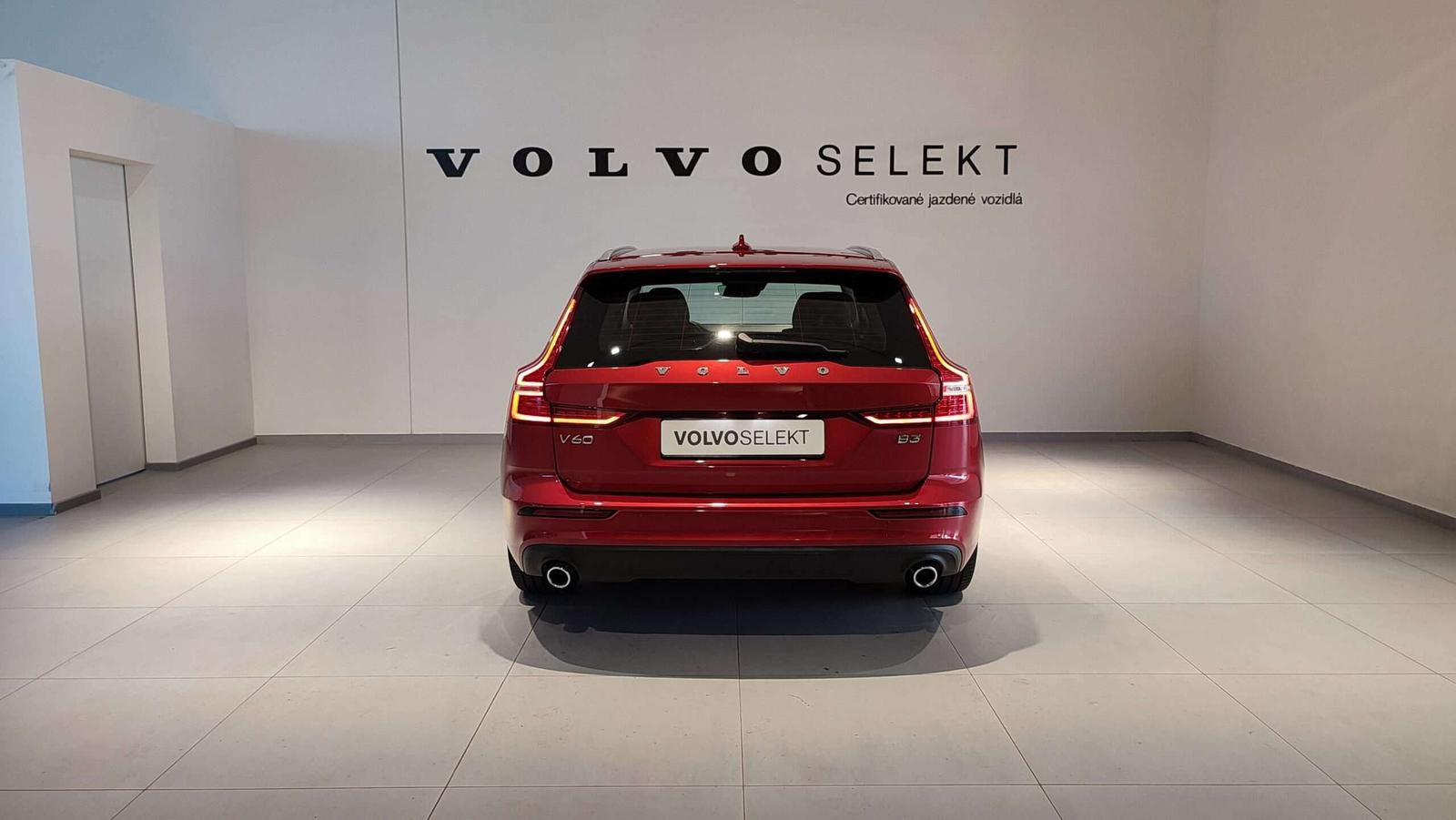 Volvo V60 B3(P) 163PS AT8 Momentum Pro