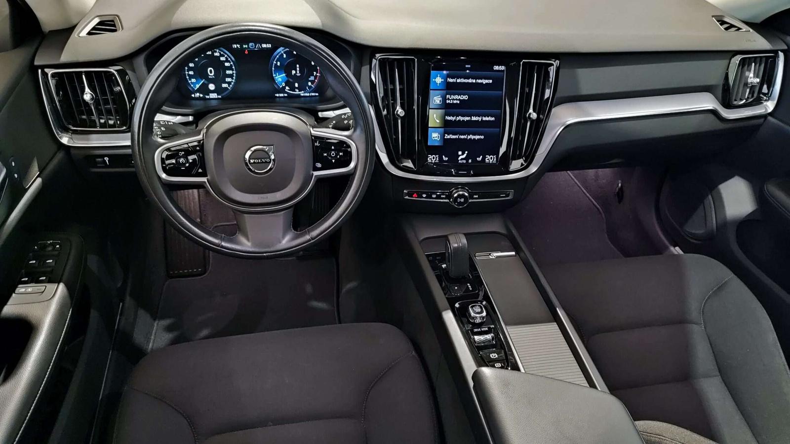 Volvo V60 B3(P) 163PS AT8 Momentum Pro