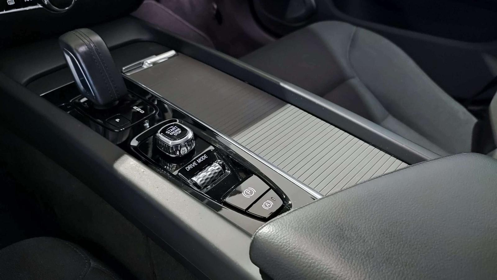 Volvo V60 B3(P) 163PS AT8 Momentum Pro