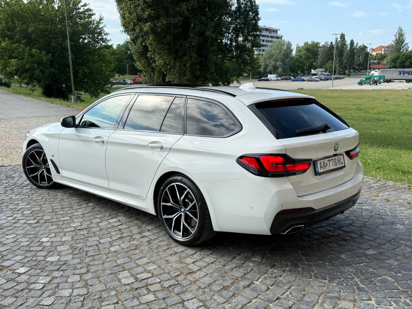 BMW Rad 5 Touring 530d xDrive M+Sport, 210kW,A8,Hybrid-Diesel Zaruke.Mod.2021
