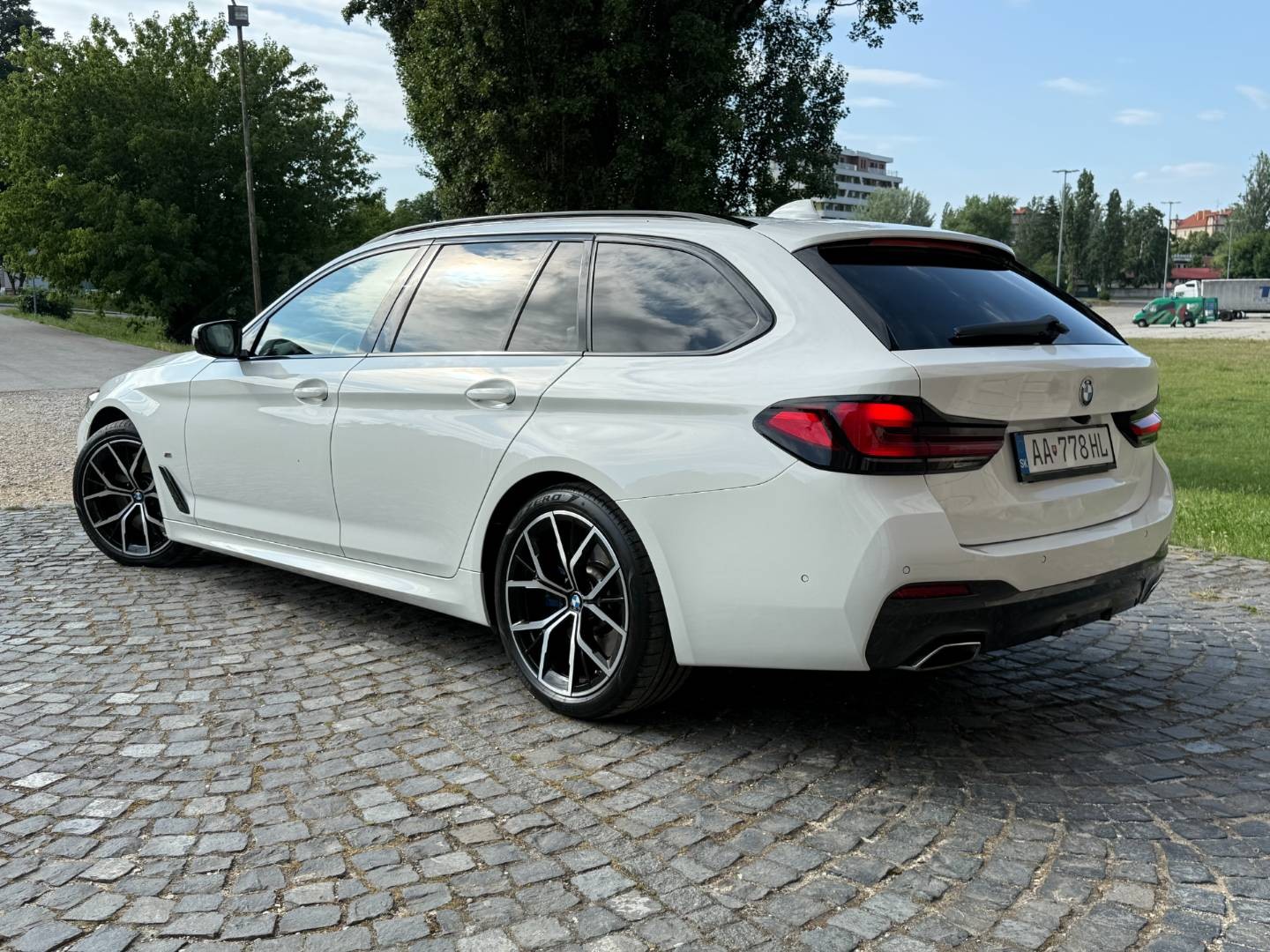 BMW Rad 5 Touring 530d xDrive M+Sport, 210kW,A8,Hybrid-Diesel Zaruke.Mod.2021
