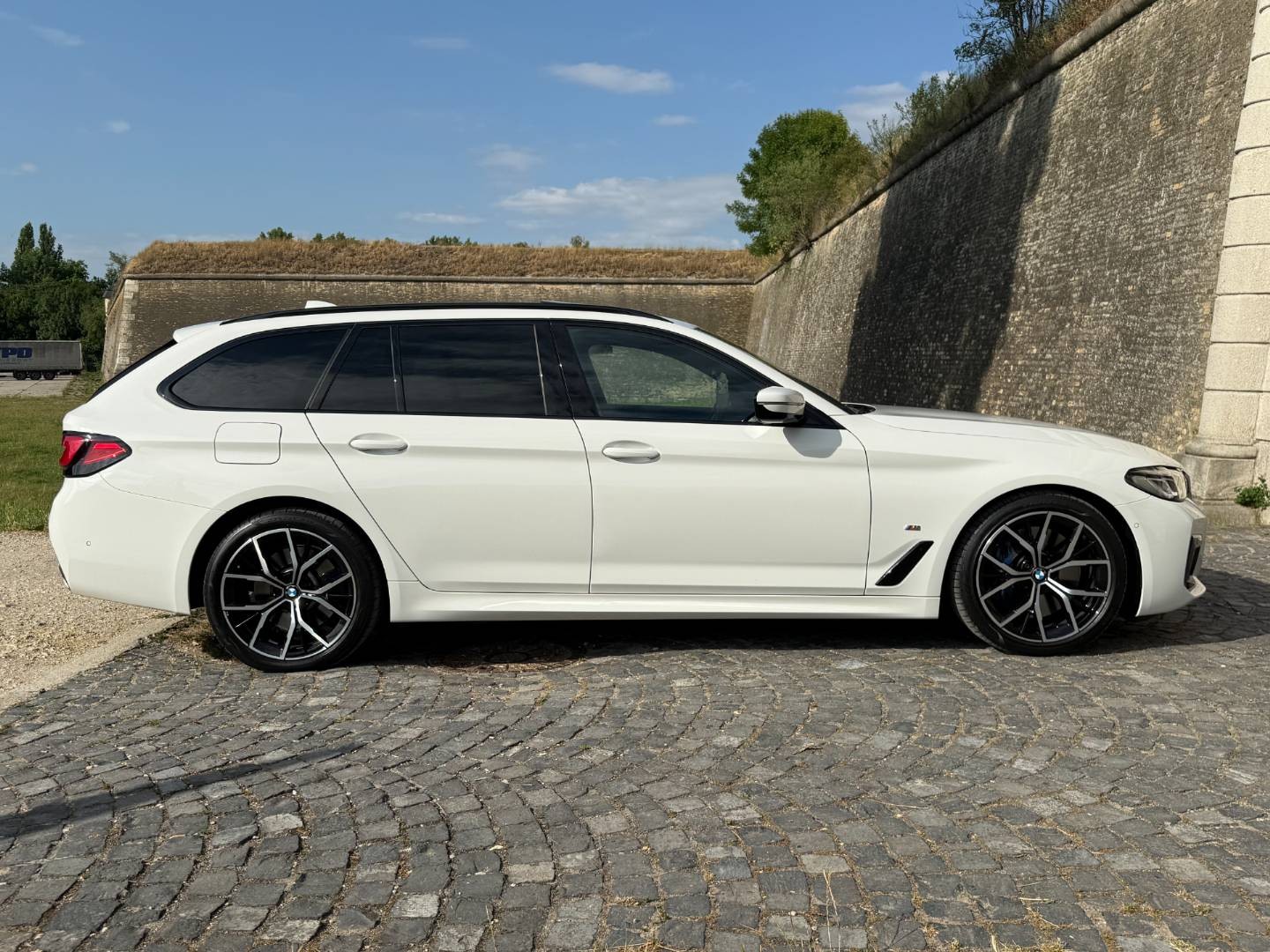 BMW Rad 5 Touring 530d xDrive M+Sport, 210kW,A8,Hybrid-Diesel Zaruke.Mod.2021