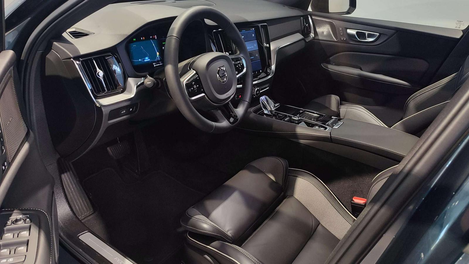 Volvo S60 T6 Recharge 398PS AT8 AWD Plus Dark