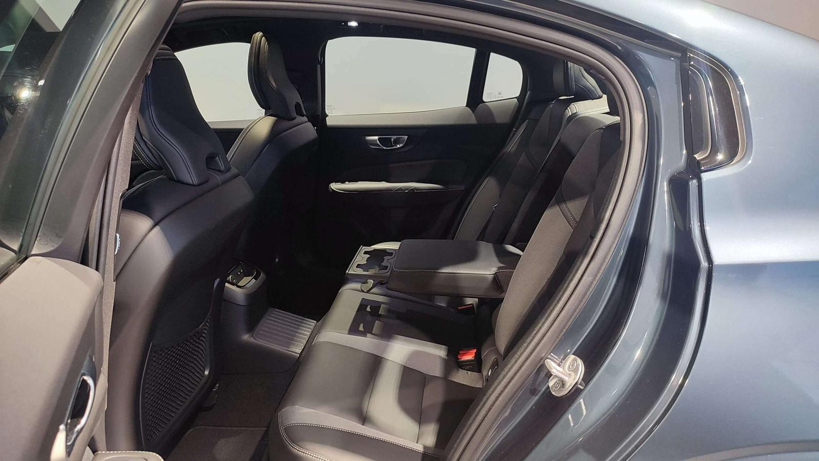 Volvo S60 T6 Recharge 398PS AT8 AWD Plus Dark