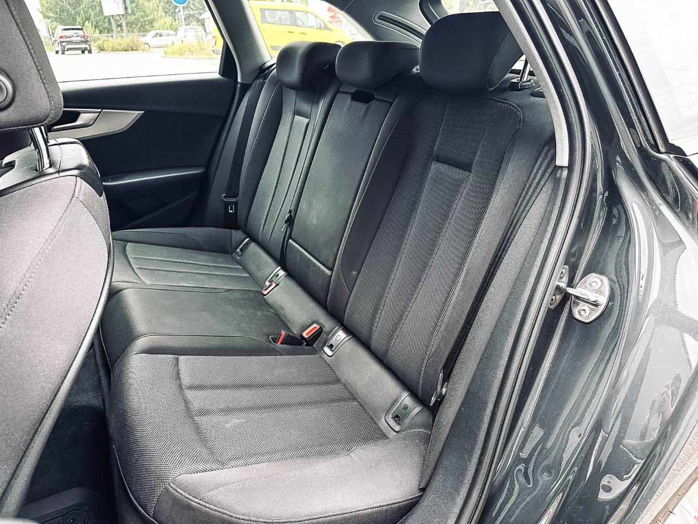 Audi A4 Avant 35 2.0 TDI Advanced S tronic