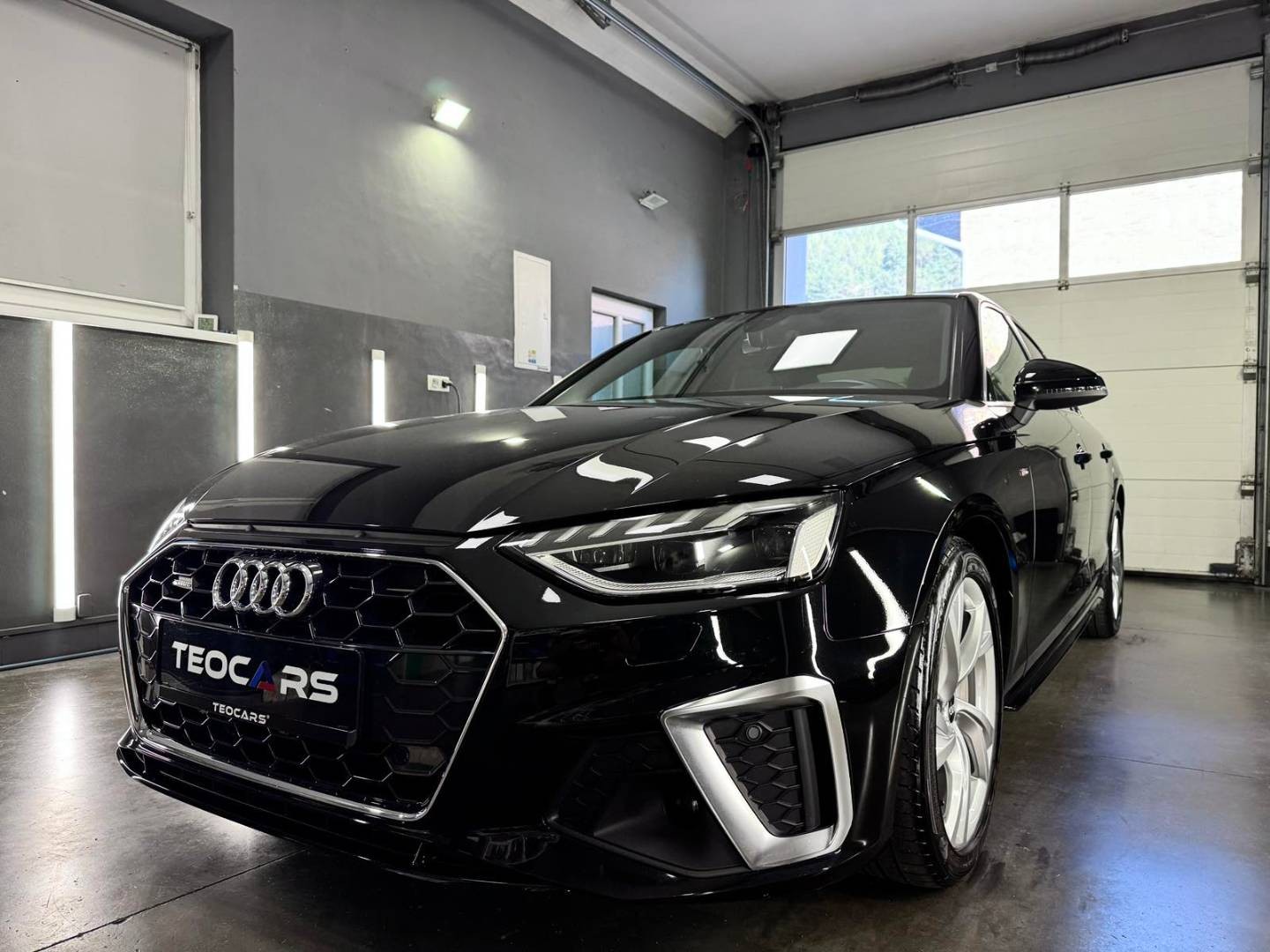 Audi A4 SEDAN 2.0 40 TDI S-LINE QUATTRO