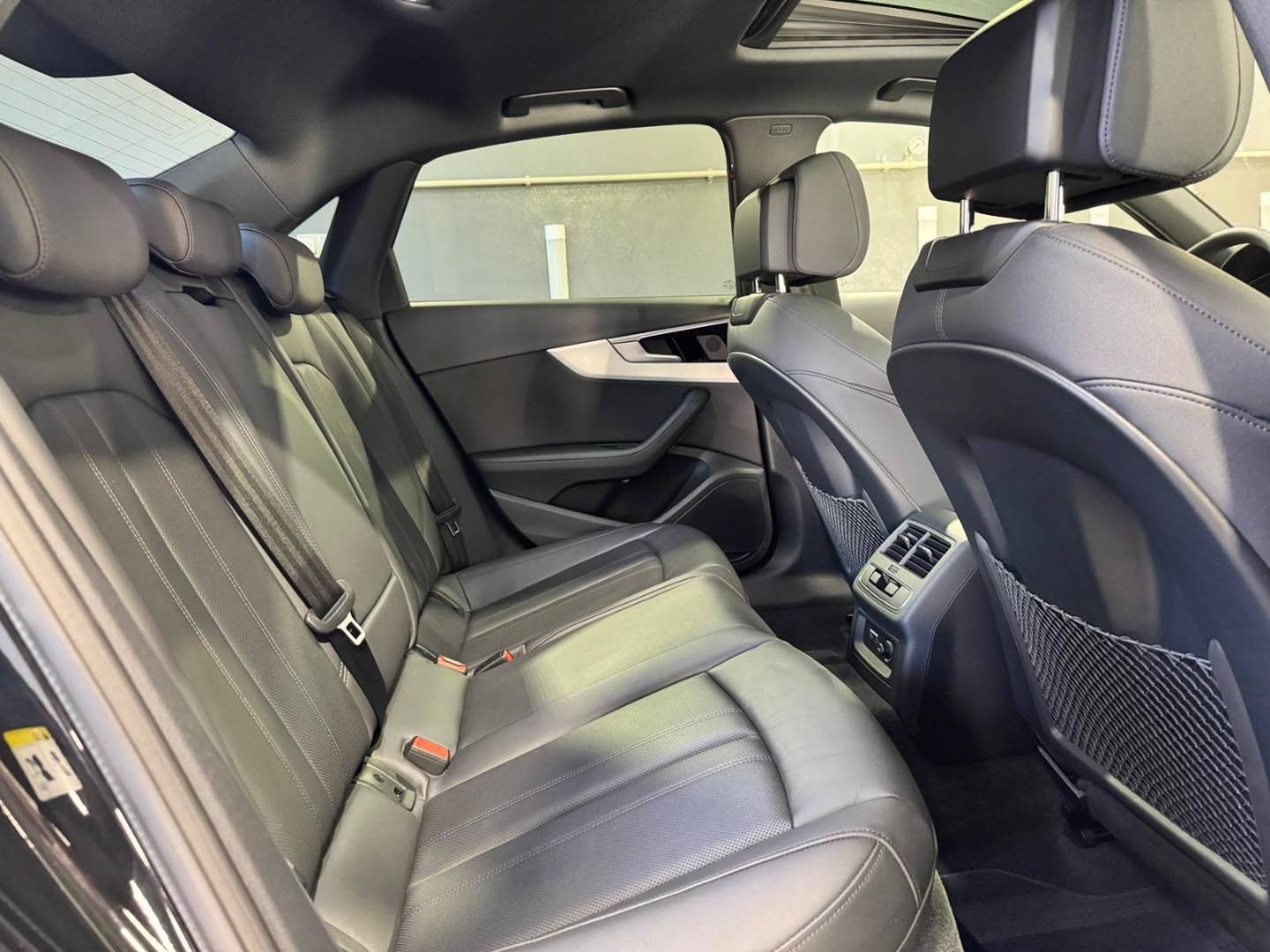Audi A4 SEDAN 2.0 40 TDI S-LINE QUATTRO