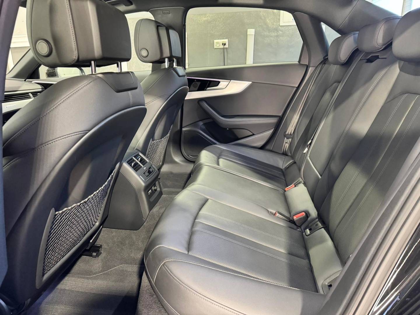 Audi A4 SEDAN 2.0 40 TDI S-LINE QUATTRO