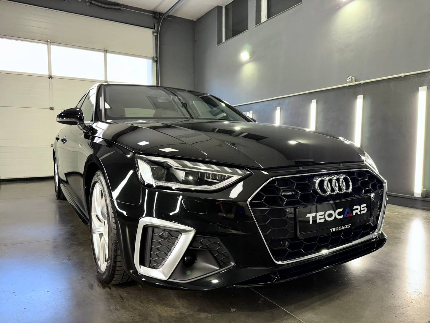 Audi A4 SEDAN 2.0 40 TDI S-LINE QUATTRO