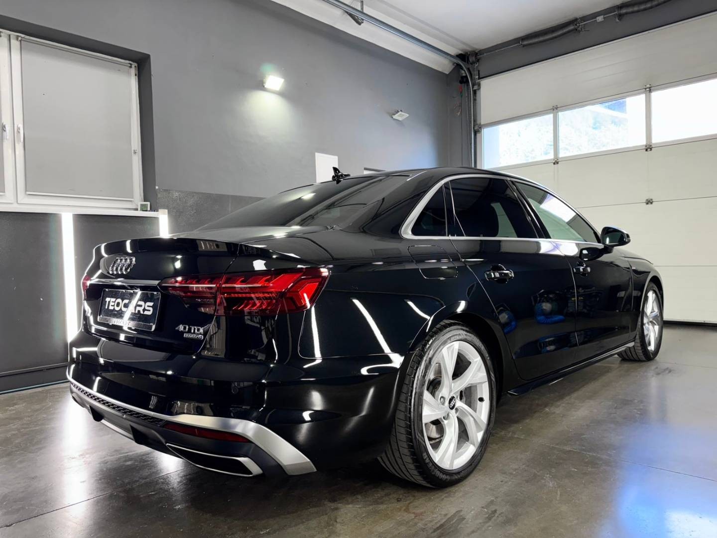 Audi A4 SEDAN 2.0 40 TDI S-LINE QUATTRO