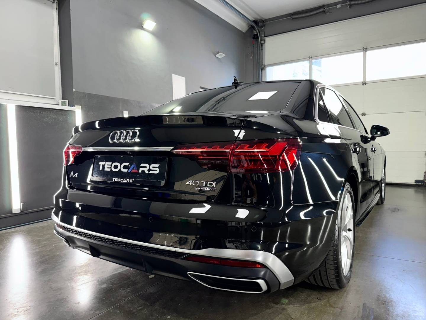 Audi A4 SEDAN 2.0 40 TDI S-LINE QUATTRO