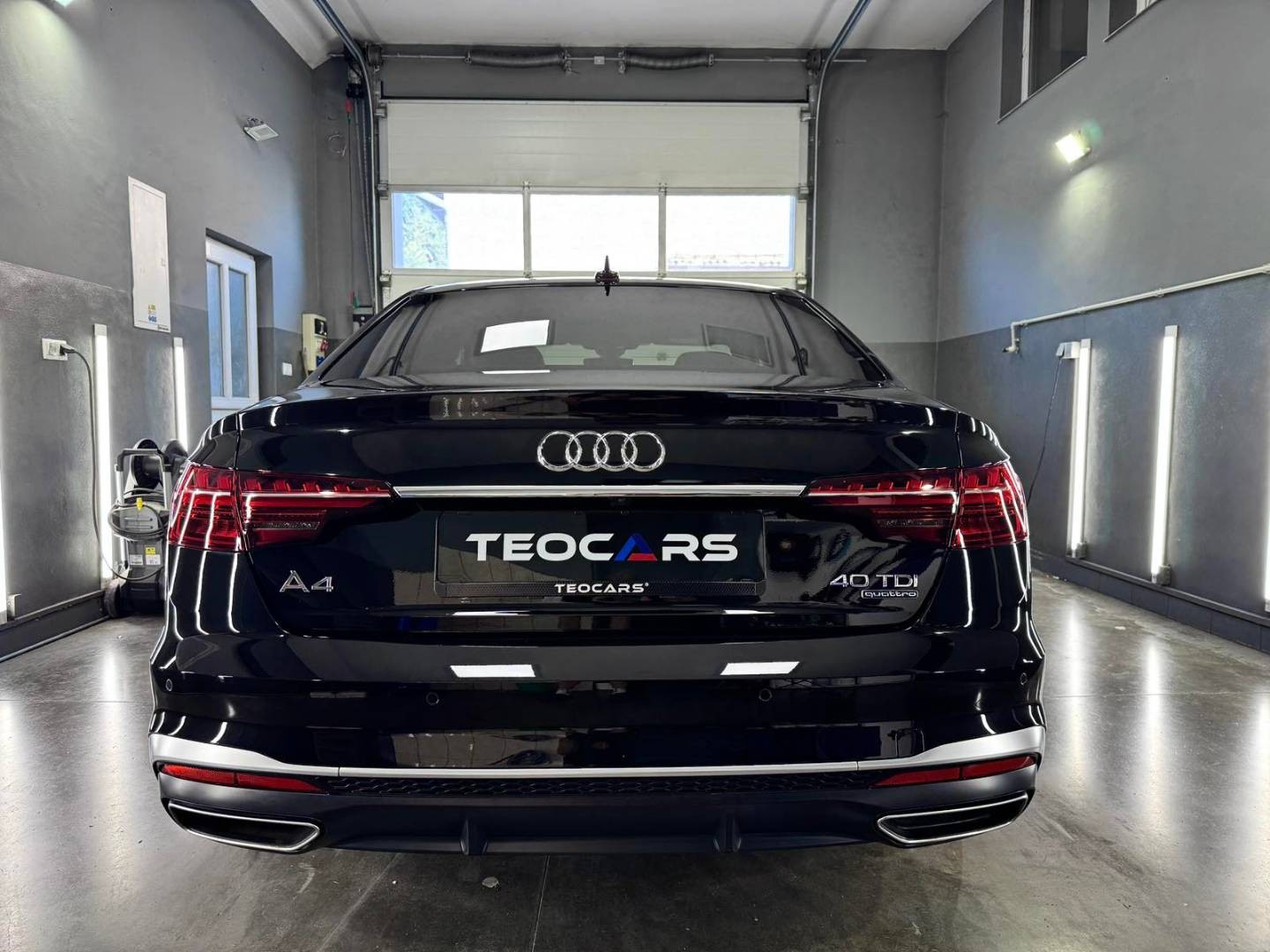Audi A4 SEDAN 2.0 40 TDI S-LINE QUATTRO
