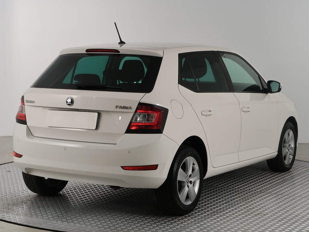 Skoda Fabia Ambition Plus 1.0 Tempomat, Park. senzory, senzor dažďa
