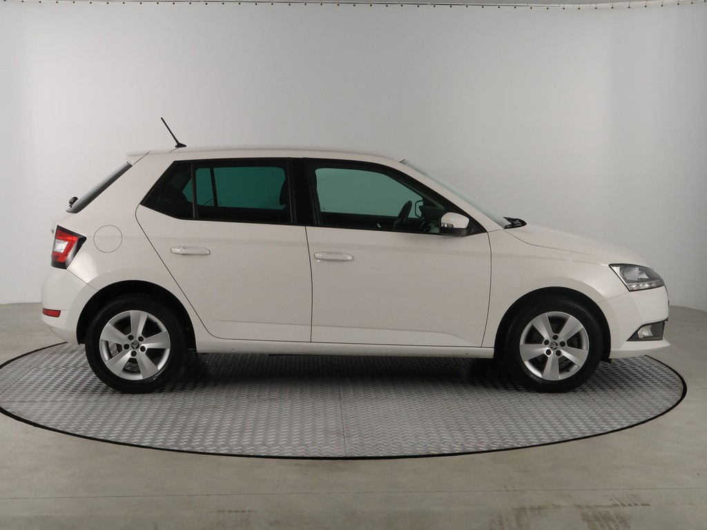 Skoda Fabia Ambition Plus 1.0 Tempomat, Park. senzory, senzor dažďa