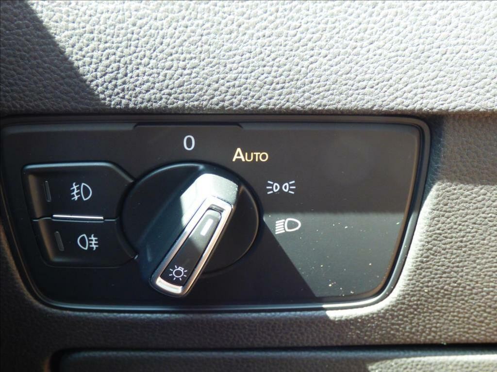 Volkswagen Passat Variant 2, 0 TDI DSG, LED, Navigace, Digi Klima, VW servis  Business