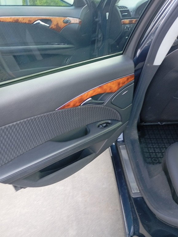 Predám Mercedes W211 ,,270cdi