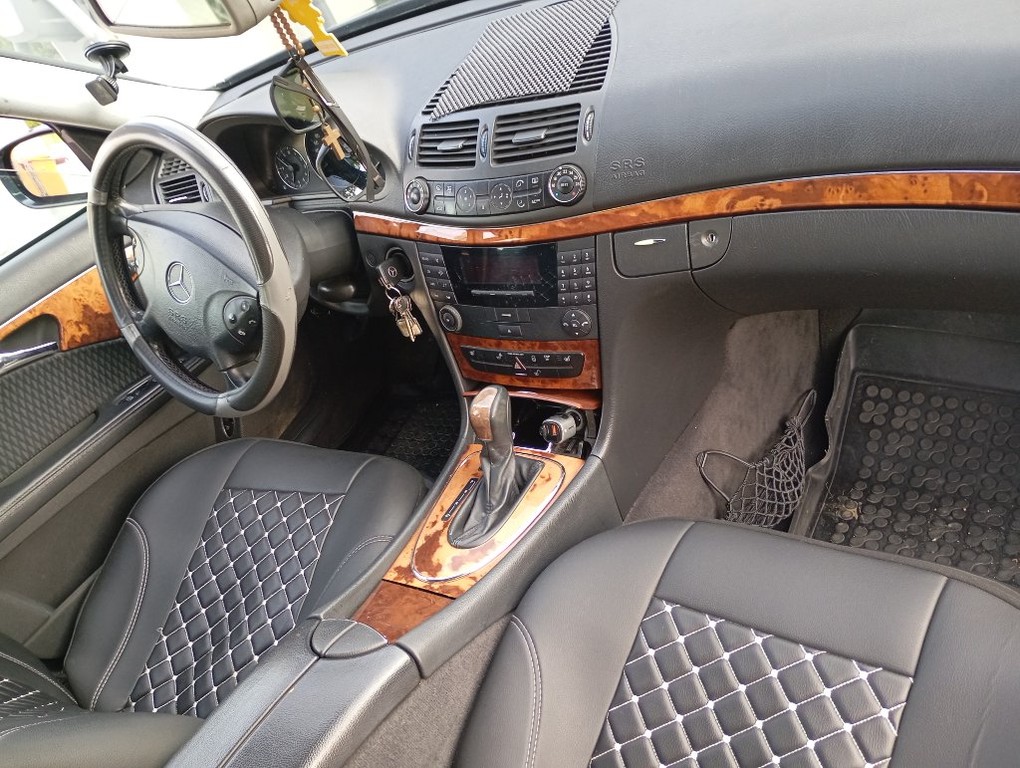 Predám Mercedes W211 ,,270cdi