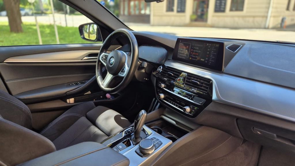 BMW rad 5 Touring 530d xDrive A/T